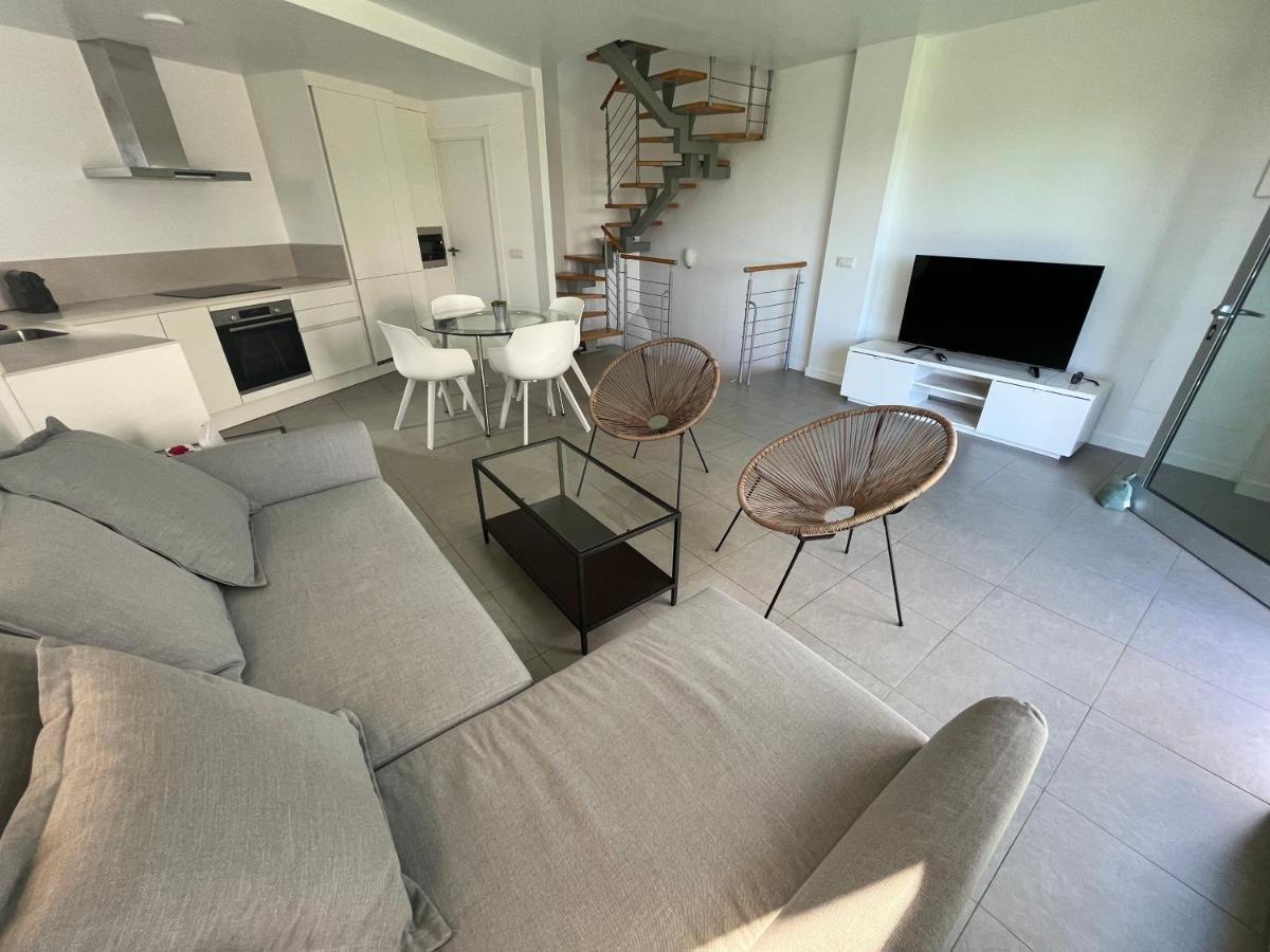 Los Martines Beachfront Ocean View El Médano المظهر الخارجي الصورة