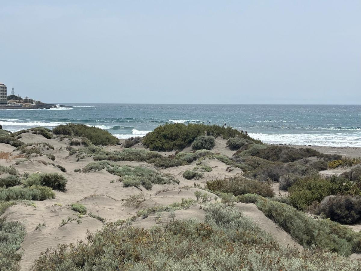 Los Martines Beachfront Ocean View El Médano المظهر الخارجي الصورة